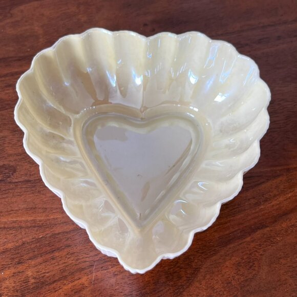 Belleek Heart Shaped Trinket Dish 4th Mark 1946-55 Ireland Scalloped 5" Vintage - Picture 3 of 10